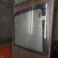 185 GLASS REAR R.H 